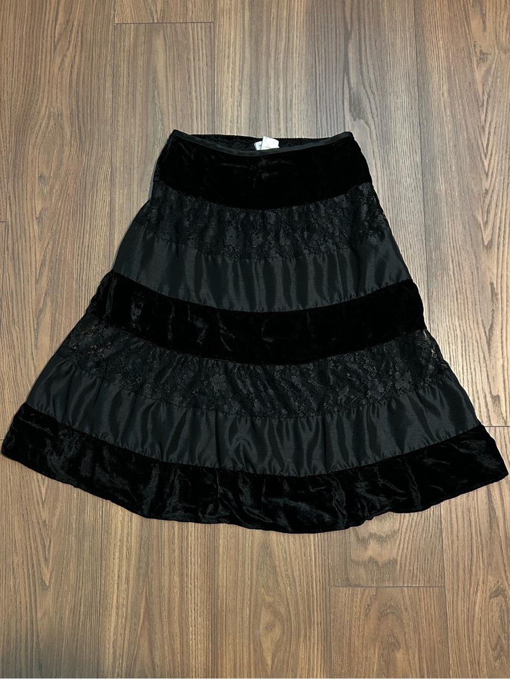 VTG LACE Black Tiered Midi Skirt - scrambled girls